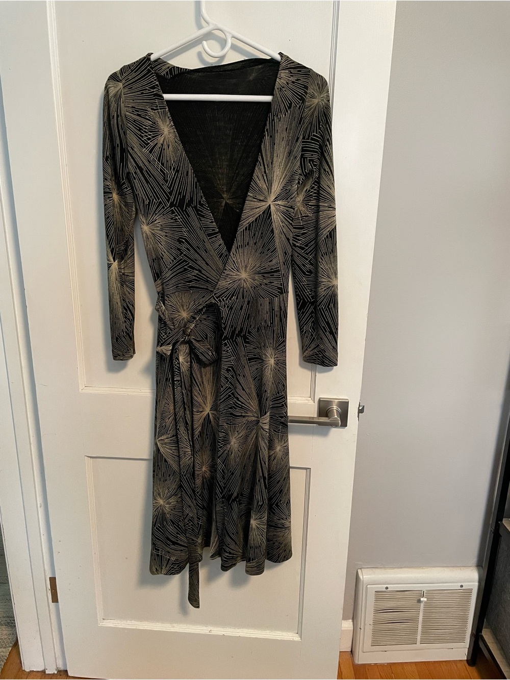 Diane Von Furstenberg Black and Beige Starburst Wrap Midi Dress